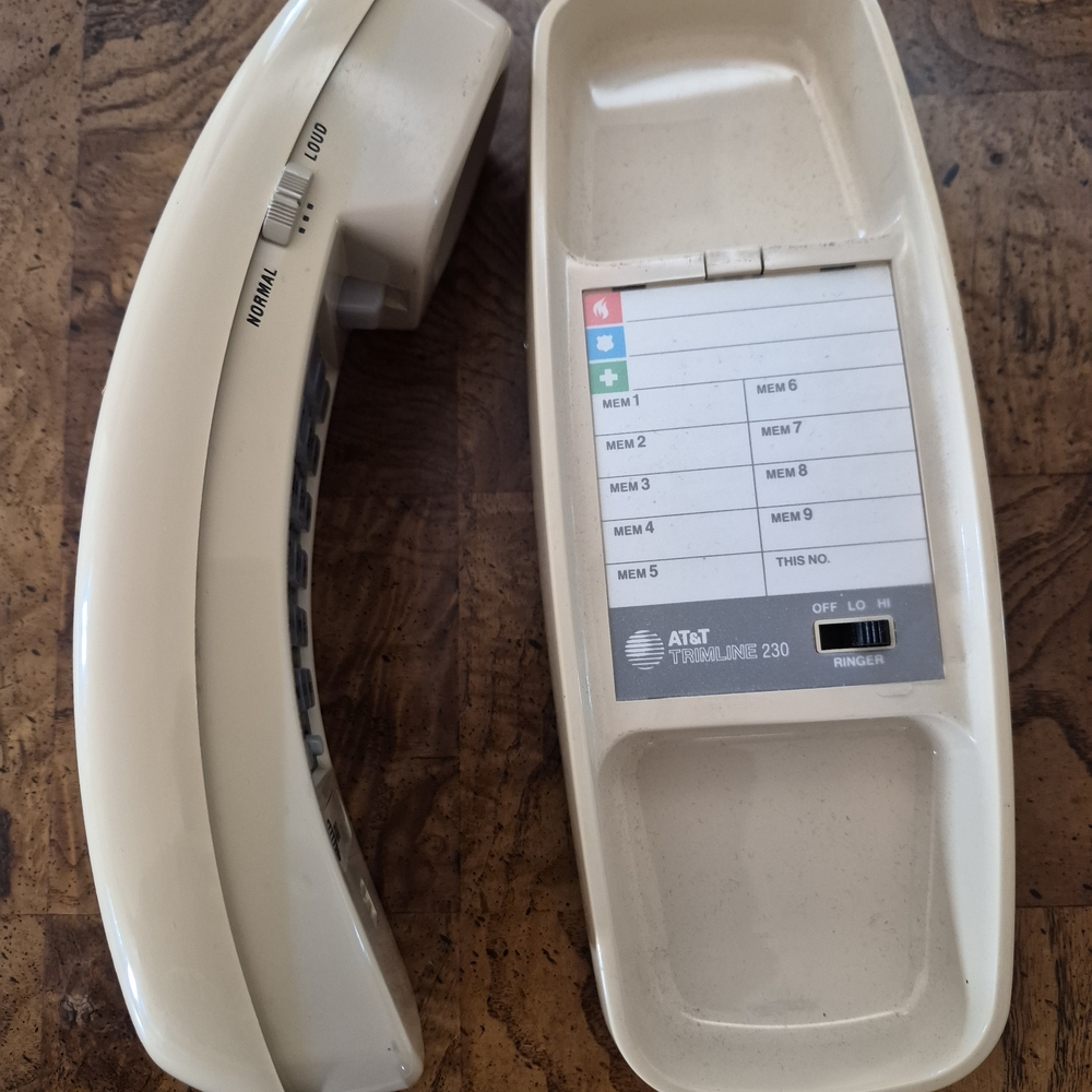 Vintage Cream Wall Phone - Picture 4 of 5